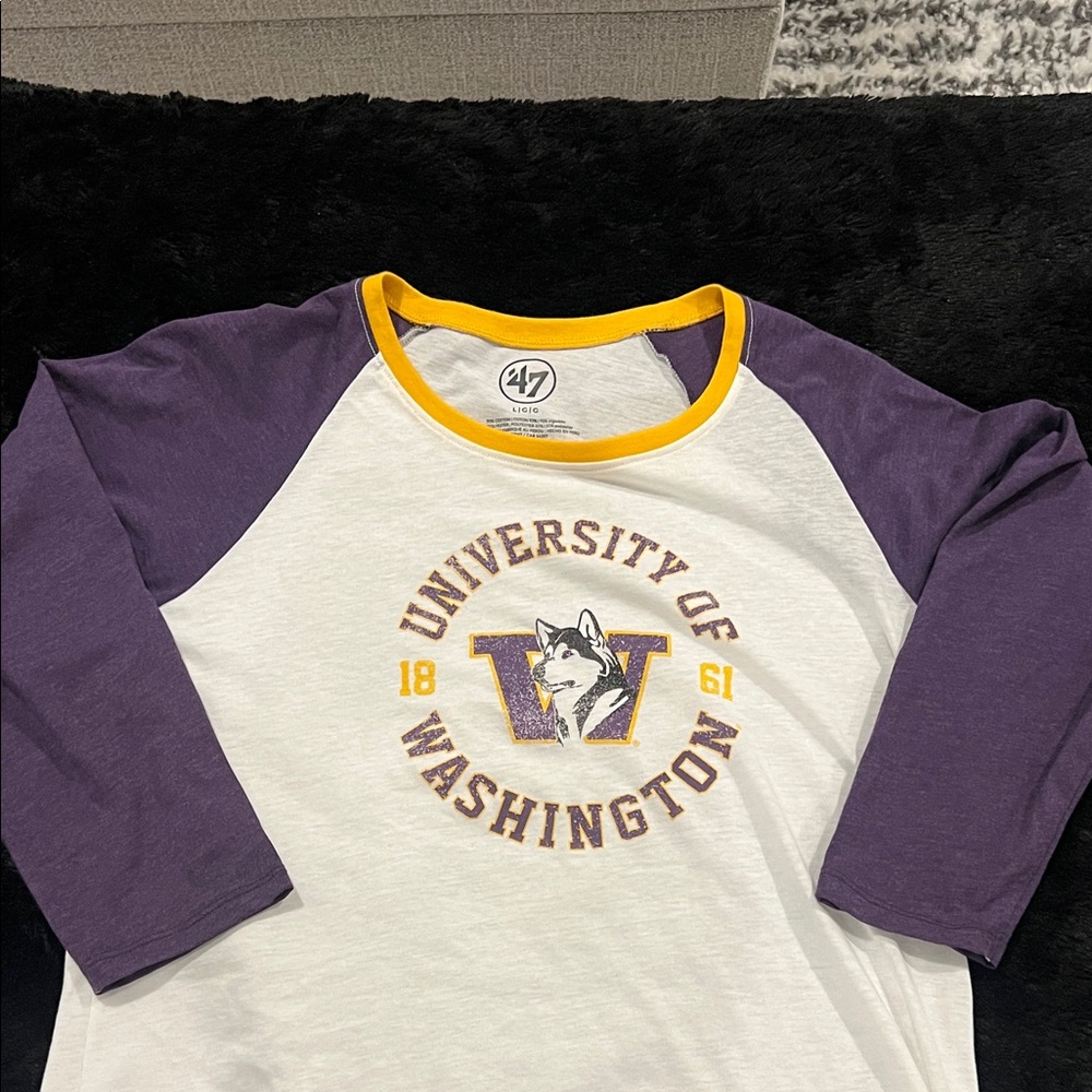 University of Washington 3/4 Sleeve Top